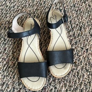 Eddie Bower size 8 black leather and cork sandals
